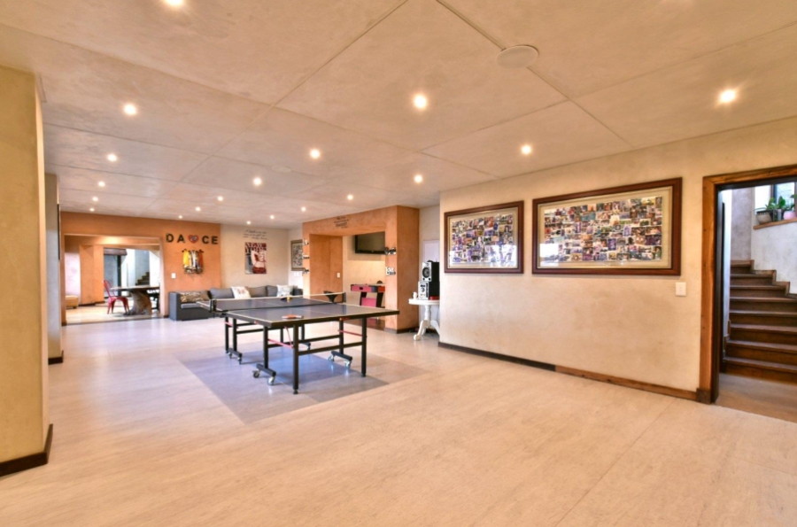 9 Bedroom Property for Sale in Glenvista Gauteng