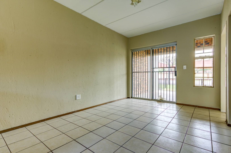 2 Bedroom Property for Sale in Comet Gauteng