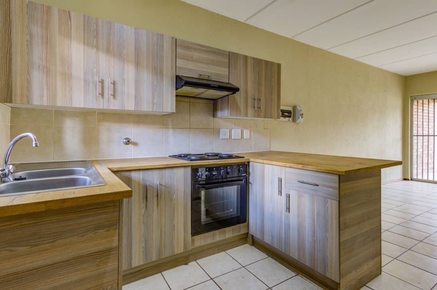 2 Bedroom Property for Sale in Comet Gauteng