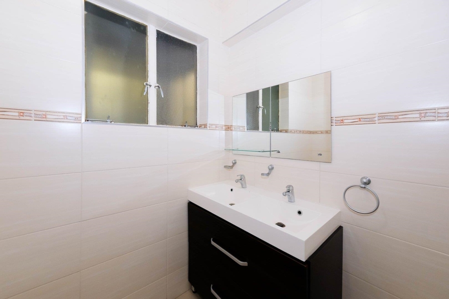 To Let 3 Bedroom Property for Rent in Riviera Gauteng