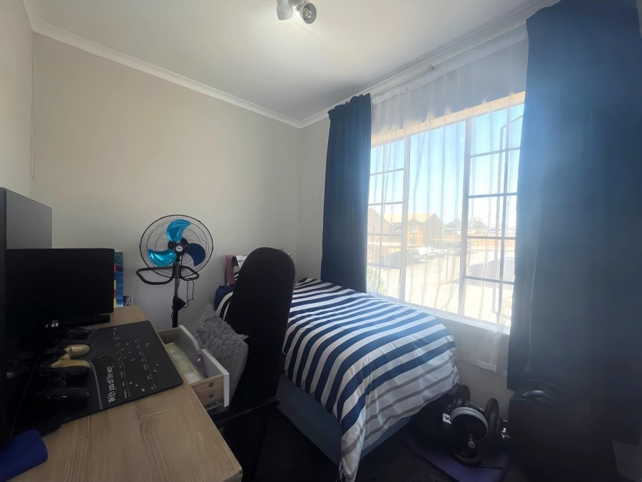 2 Bedroom Property for Sale in Chloorkop Gauteng