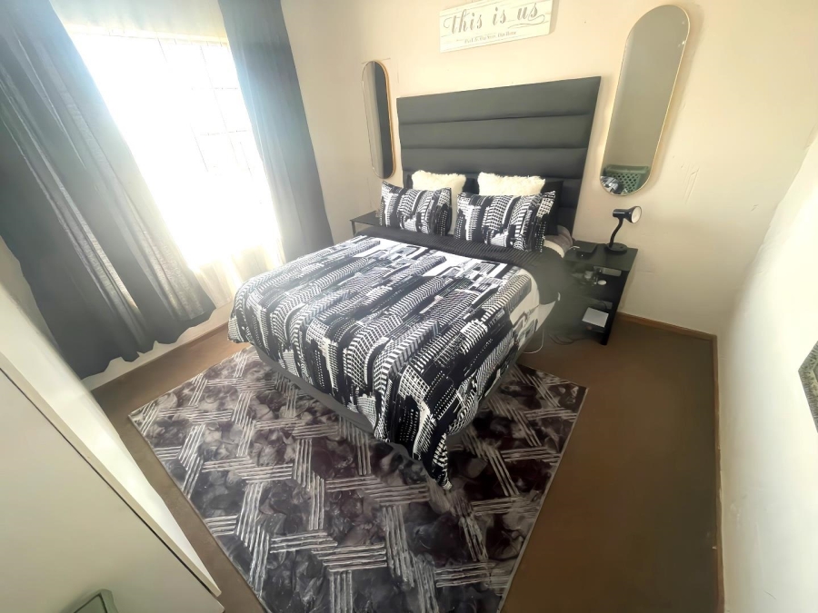 2 Bedroom Property for Sale in Chloorkop Gauteng