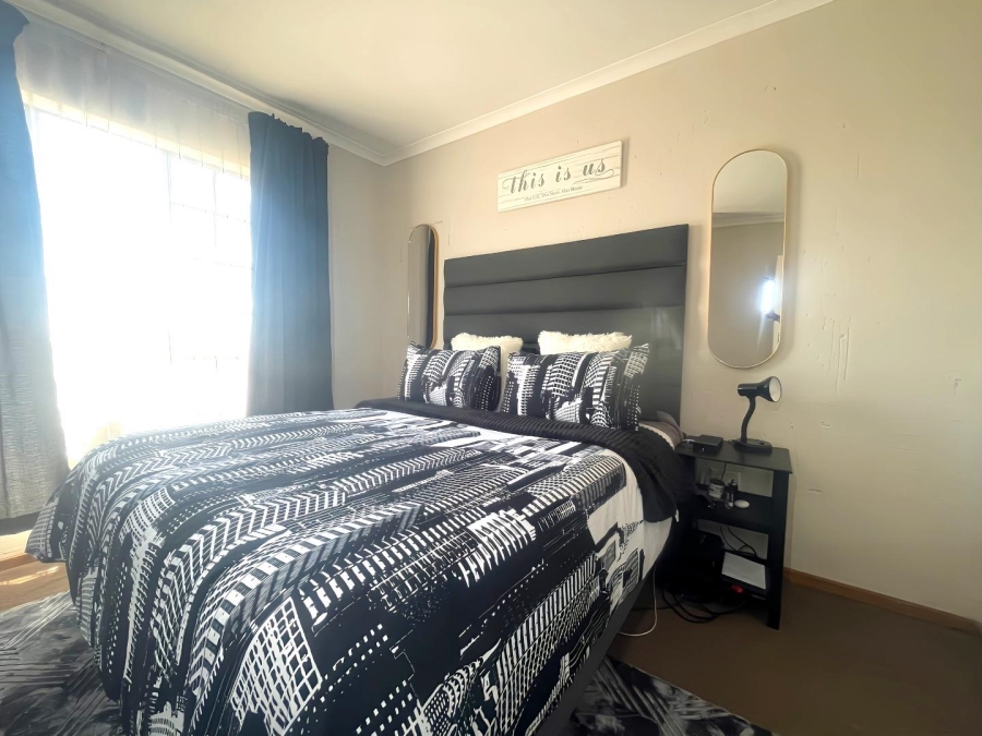 2 Bedroom Property for Sale in Chloorkop Gauteng