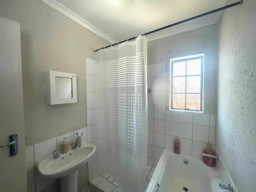 2 Bedroom Property for Sale in Chloorkop Gauteng
