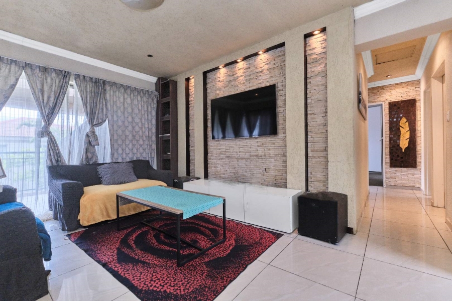 3 Bedroom Property for Sale in Willowbrook Gauteng