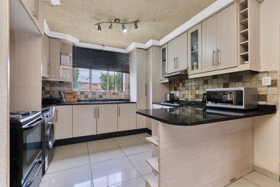 3 Bedroom Property for Sale in Willowbrook Gauteng