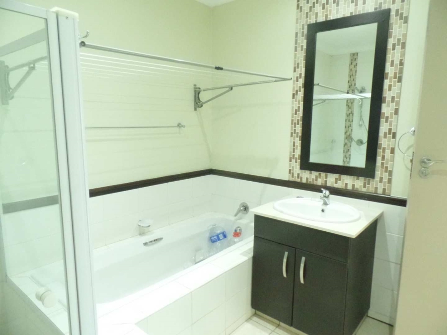 1 Bedroom Property for Sale in Rietvalleirand Gauteng