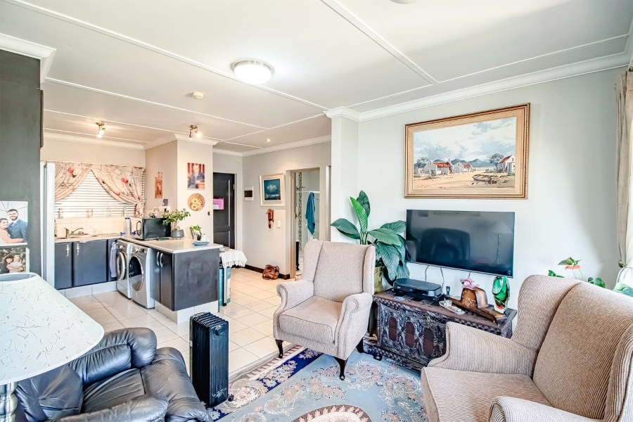 1 Bedroom Property for Sale in Rietvalleirand Gauteng