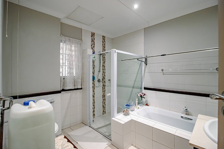 1 Bedroom Property for Sale in Rietvalleirand Gauteng