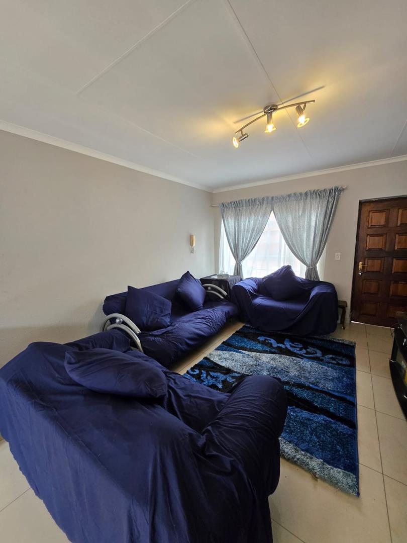 To Let 3 Bedroom Property for Rent in New Redruth Gauteng