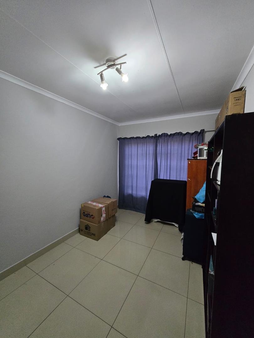 To Let 3 Bedroom Property for Rent in New Redruth Gauteng