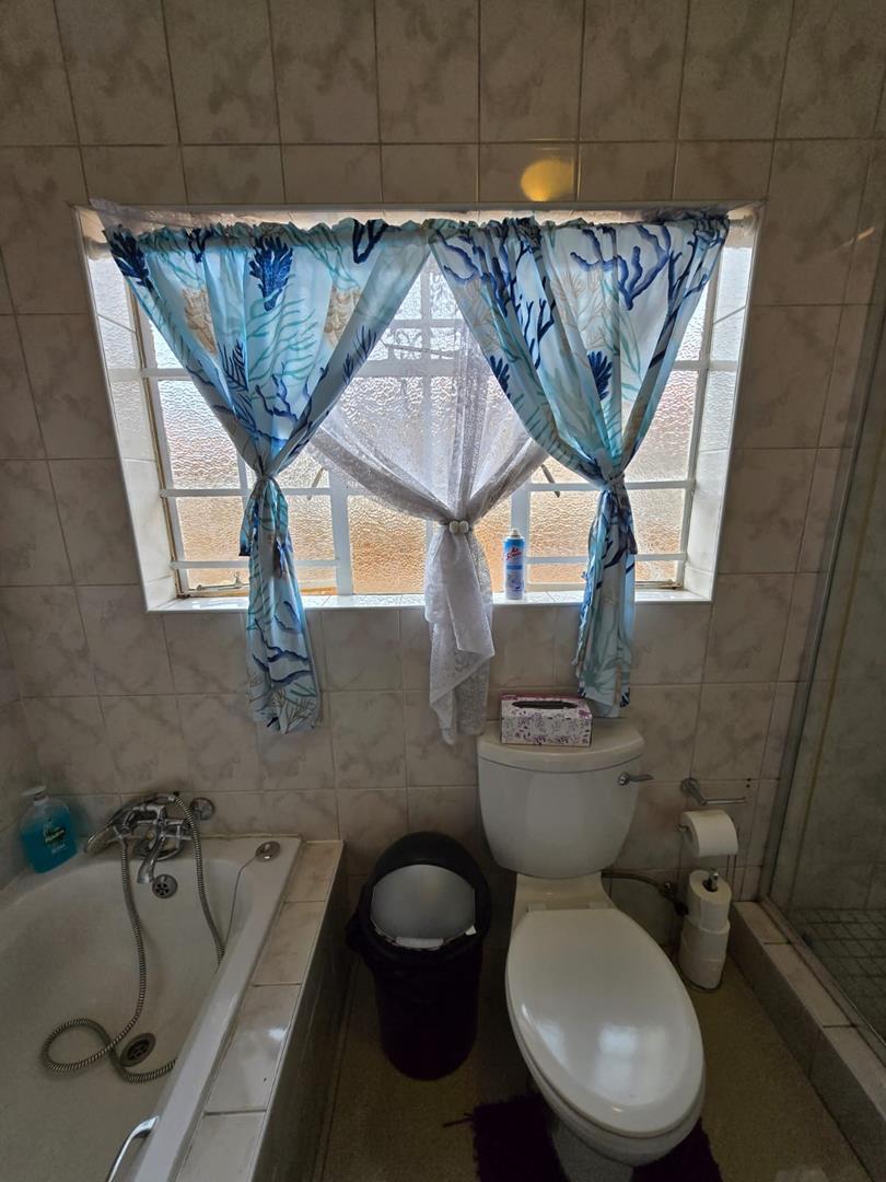 To Let 3 Bedroom Property for Rent in New Redruth Gauteng