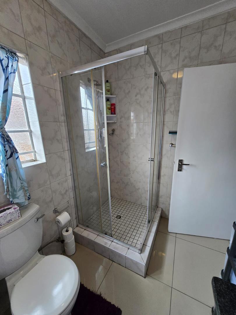 To Let 3 Bedroom Property for Rent in New Redruth Gauteng