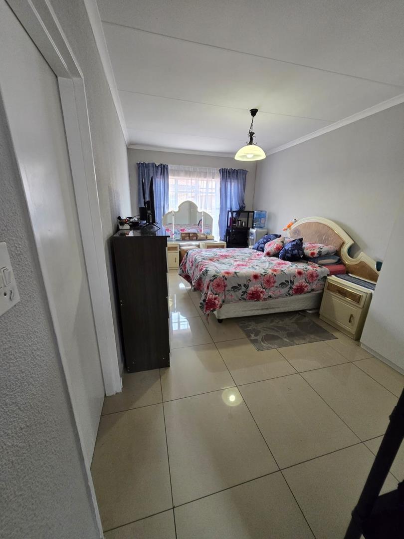 To Let 3 Bedroom Property for Rent in New Redruth Gauteng