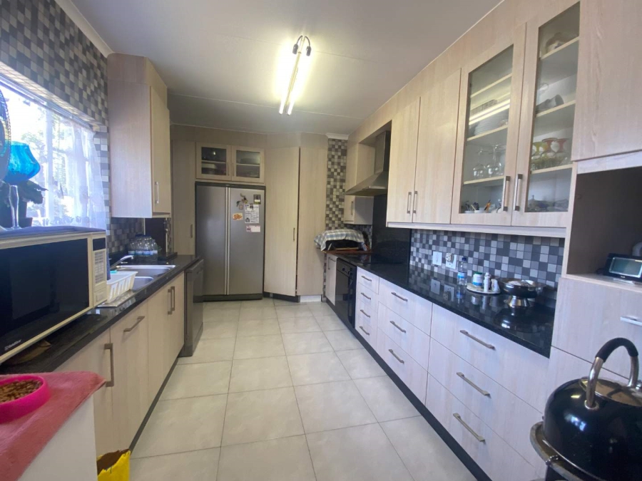 3 Bedroom Property for Sale in Mulbarton Gauteng