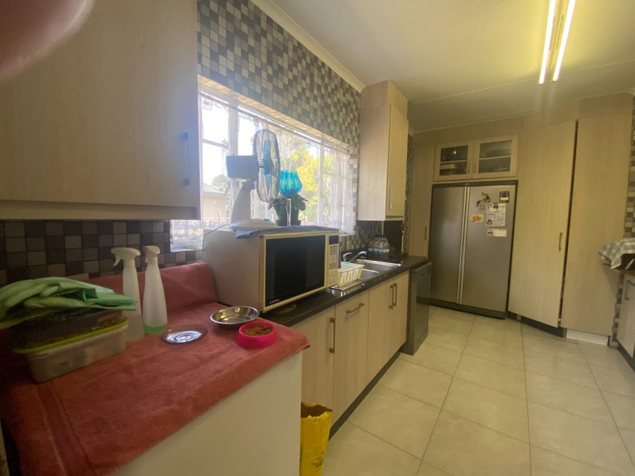 3 Bedroom Property for Sale in Mulbarton Gauteng