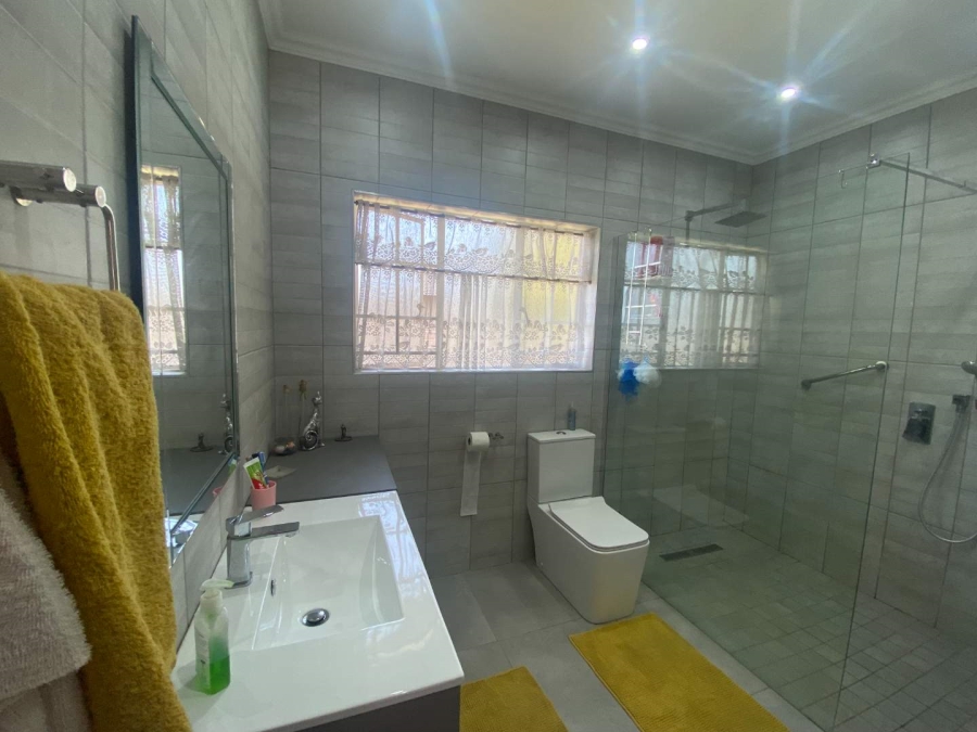 3 Bedroom Property for Sale in Mulbarton Gauteng