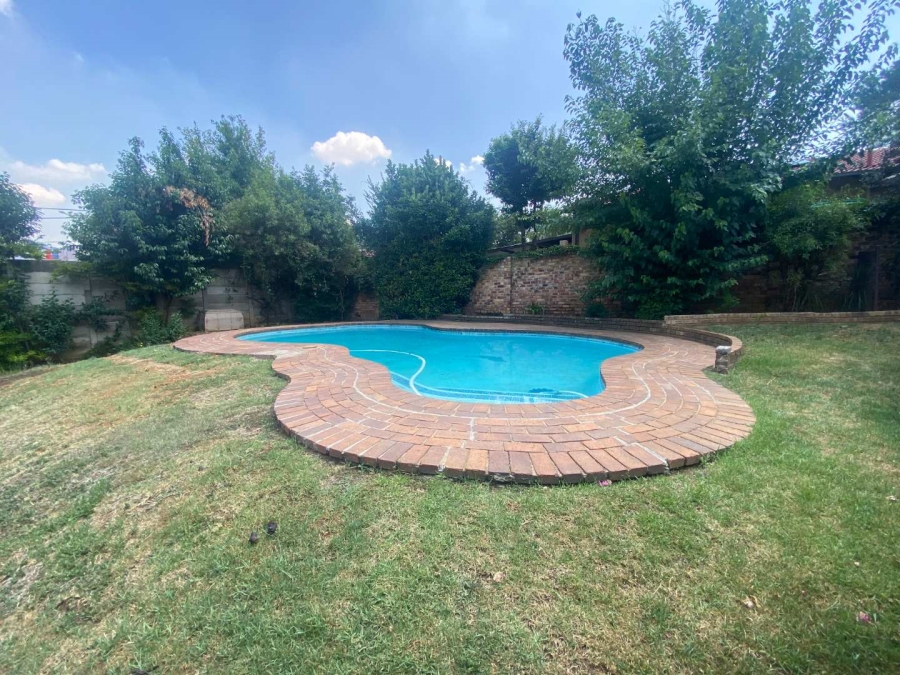 3 Bedroom Property for Sale in Mulbarton Gauteng