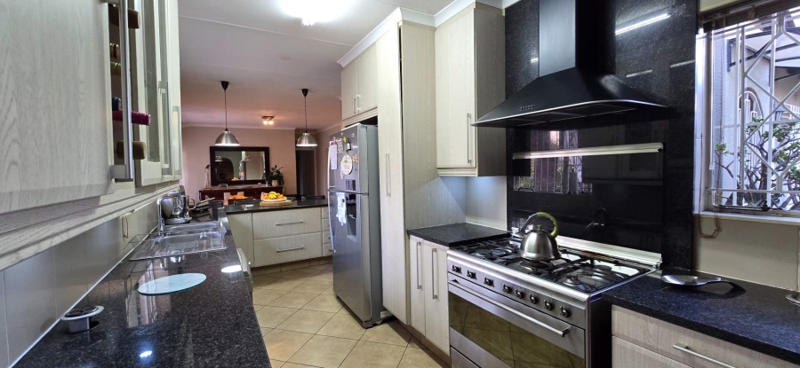 4 Bedroom Property for Sale in Brackenhurst Gauteng