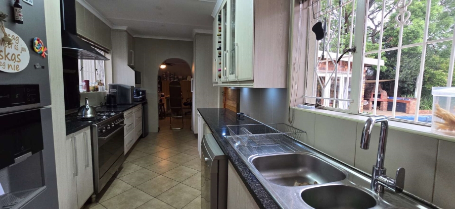 4 Bedroom Property for Sale in Brackenhurst Gauteng