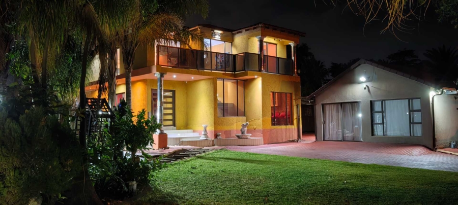 5 Bedroom Property for Sale in Brackendowns Gauteng