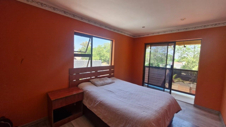 5 Bedroom Property for Sale in Brackendowns Gauteng