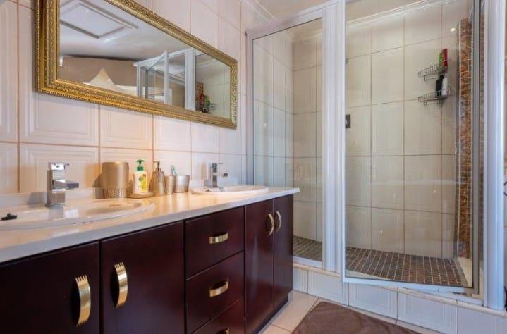 4 Bedroom Property for Sale in Winchester Hills Gauteng