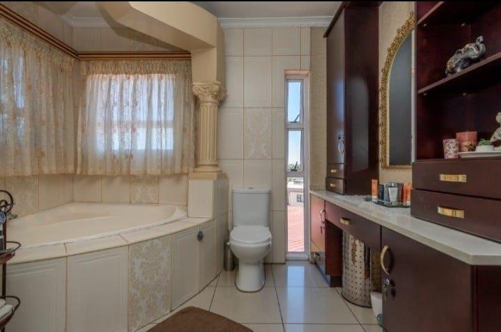 4 Bedroom Property for Sale in Winchester Hills Gauteng