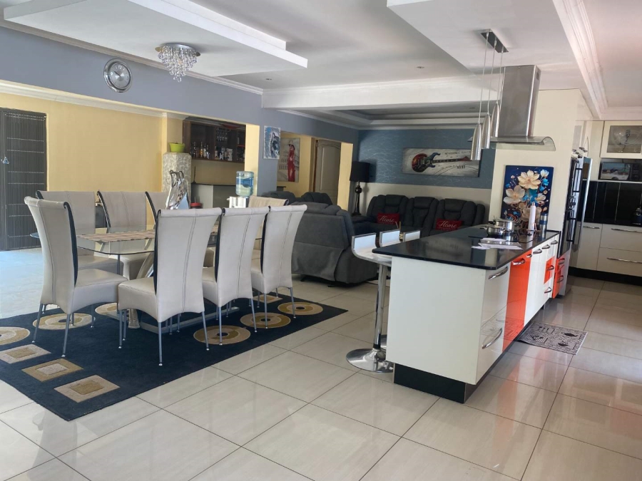 4 Bedroom Property for Sale in Mulbarton Gauteng