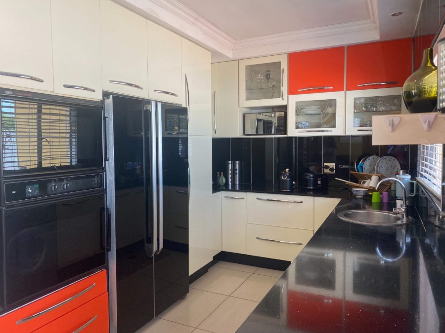 4 Bedroom Property for Sale in Mulbarton Gauteng