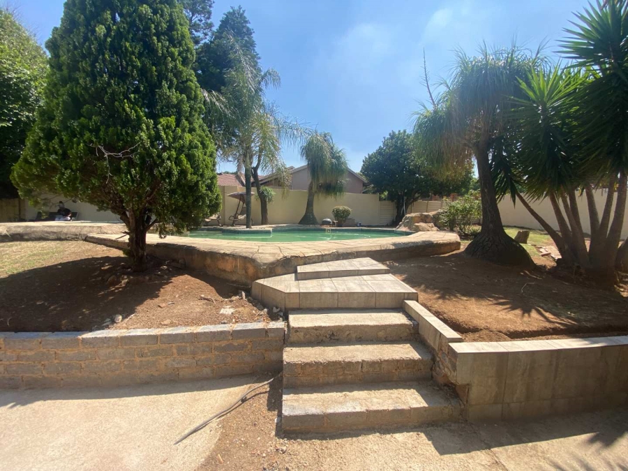 4 Bedroom Property for Sale in Mulbarton Gauteng