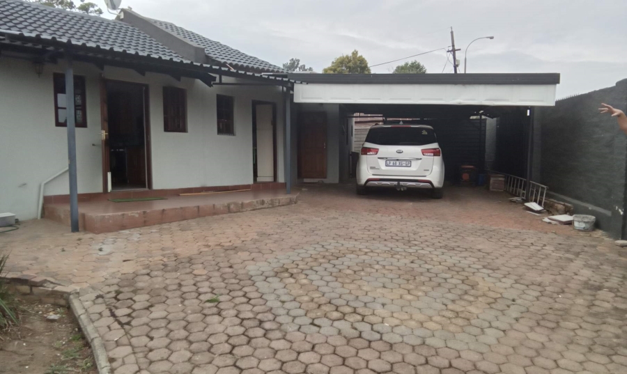 4 Bedroom Property for Sale in Wilgeheuwel Gauteng