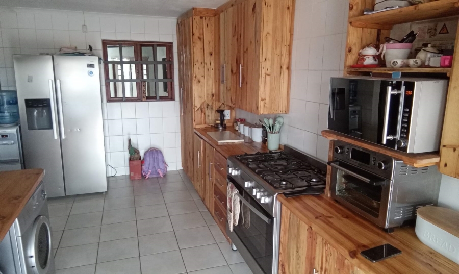 4 Bedroom Property for Sale in Wilgeheuwel Gauteng