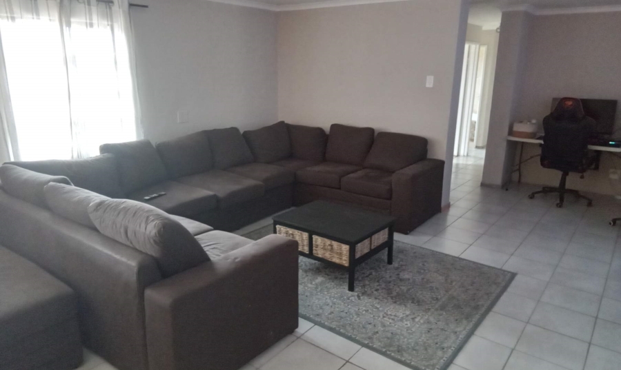 4 Bedroom Property for Sale in Wilgeheuwel Gauteng
