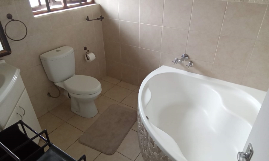 4 Bedroom Property for Sale in Wilgeheuwel Gauteng
