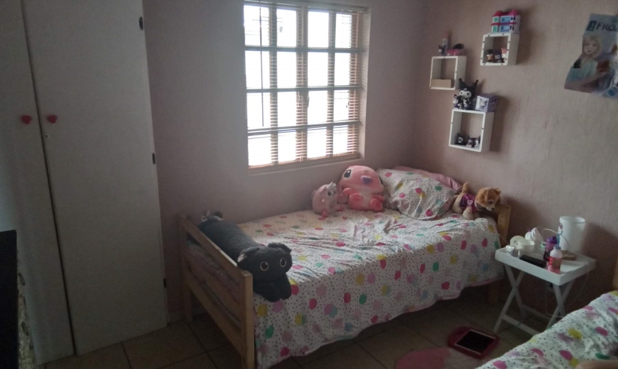 4 Bedroom Property for Sale in Wilgeheuwel Gauteng