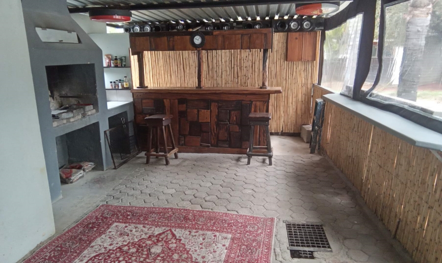 4 Bedroom Property for Sale in Wilgeheuwel Gauteng