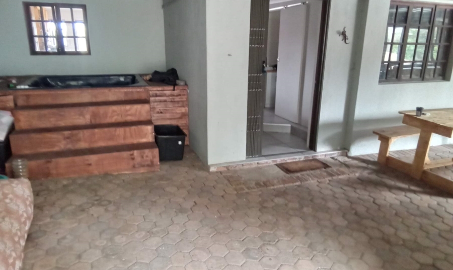 4 Bedroom Property for Sale in Wilgeheuwel Gauteng