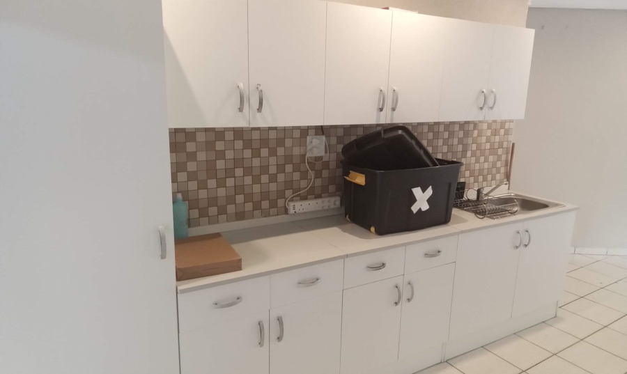 4 Bedroom Property for Sale in Wilgeheuwel Gauteng