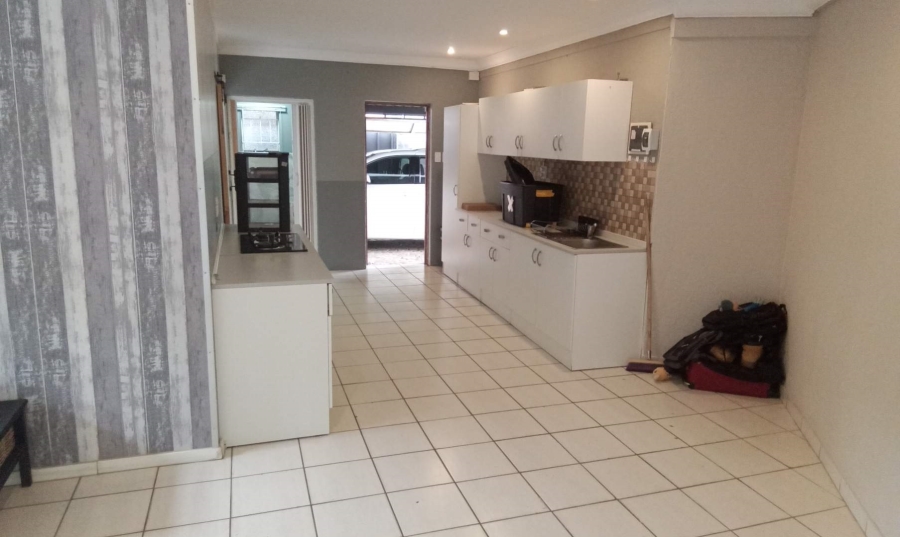 4 Bedroom Property for Sale in Wilgeheuwel Gauteng