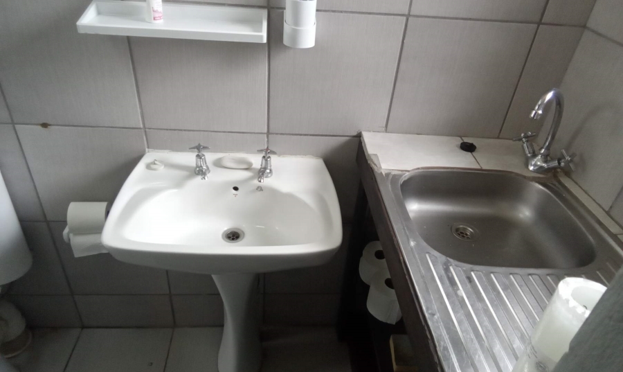 4 Bedroom Property for Sale in Wilgeheuwel Gauteng