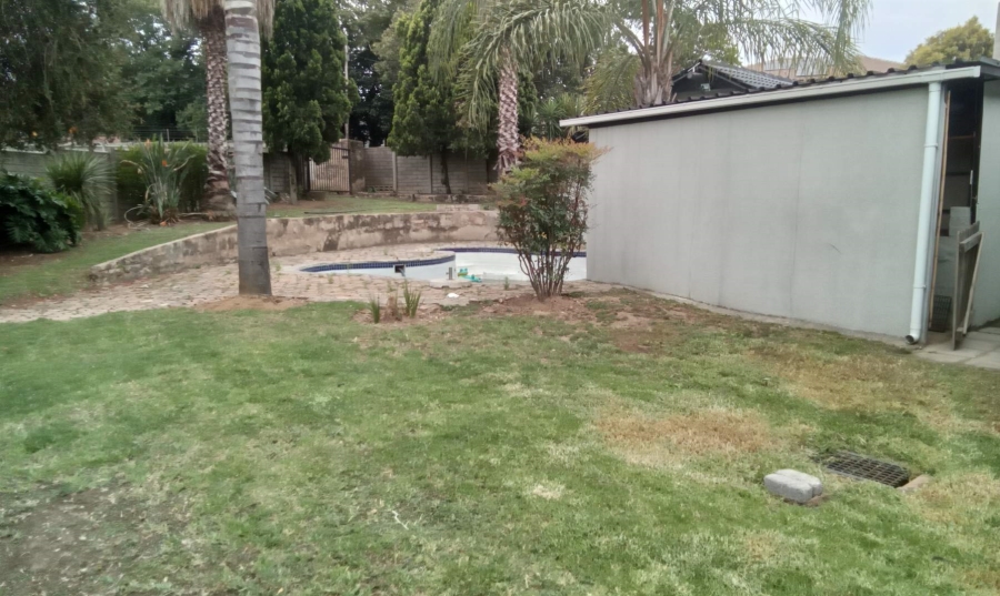 4 Bedroom Property for Sale in Wilgeheuwel Gauteng