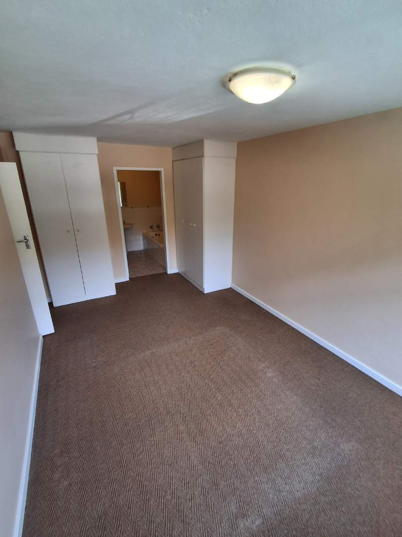 3 Bedroom Property for Sale in Die Hoewes Gauteng