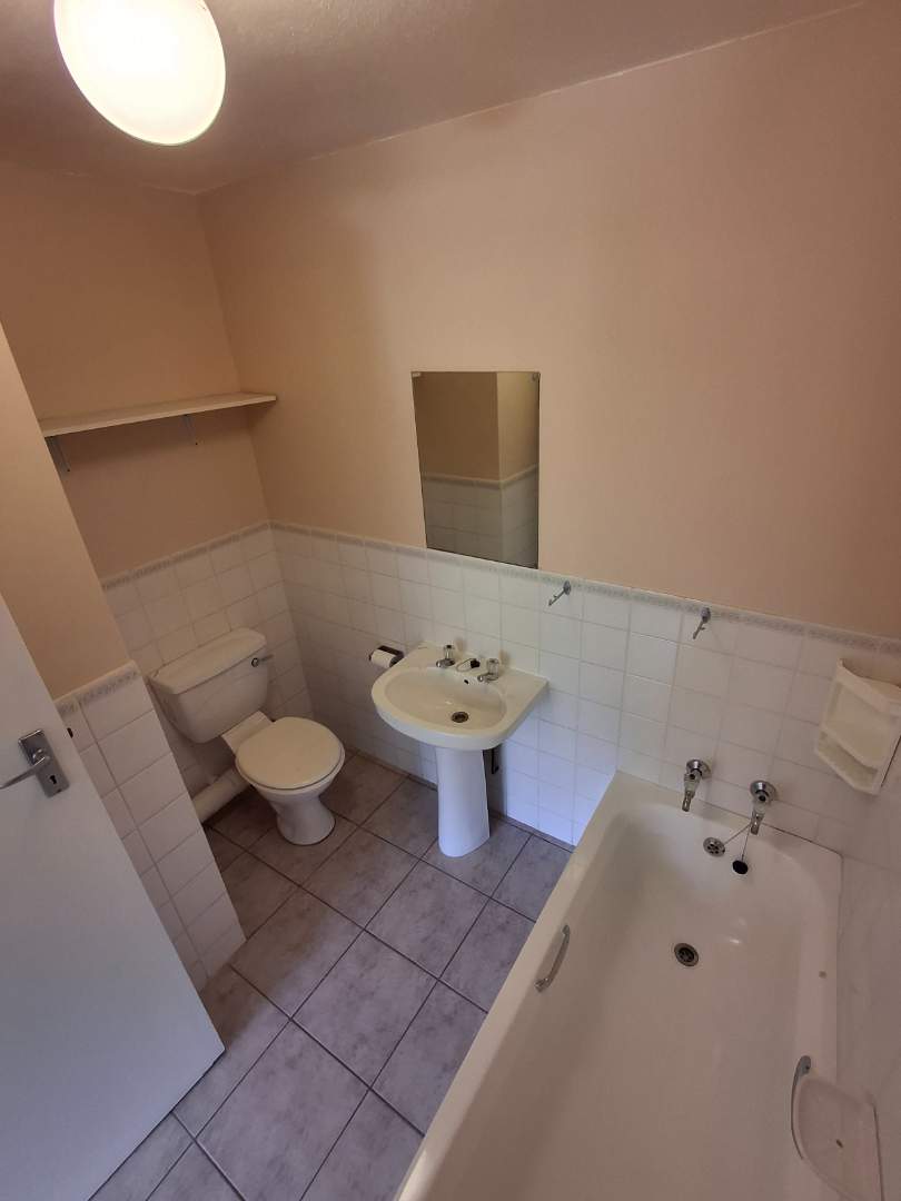 3 Bedroom Property for Sale in Die Hoewes Gauteng