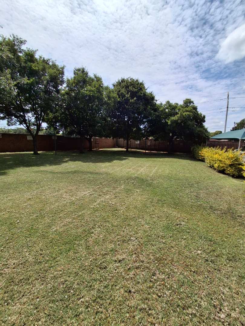 3 Bedroom Property for Sale in Die Hoewes Gauteng