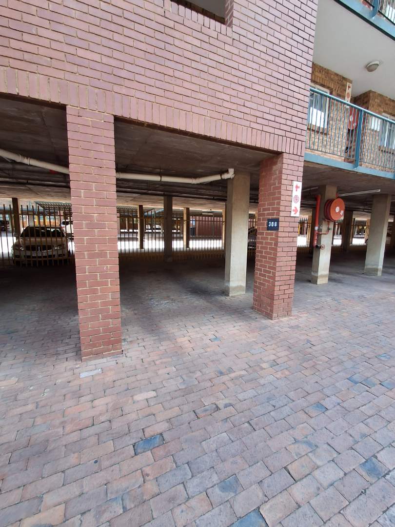 3 Bedroom Property for Sale in Die Hoewes Gauteng