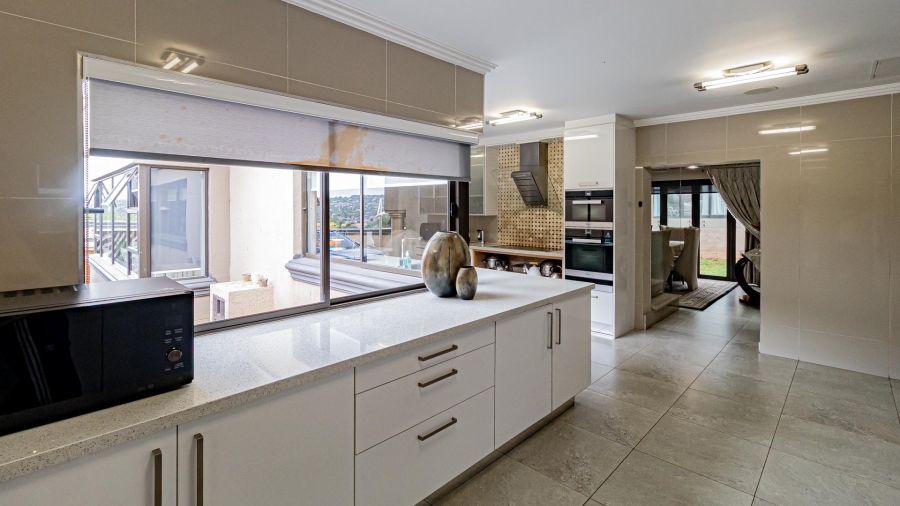 To Let 4 Bedroom Property for Rent in Roodekrans Ext 9 Gauteng