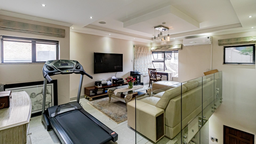 To Let 4 Bedroom Property for Rent in Roodekrans Ext 9 Gauteng