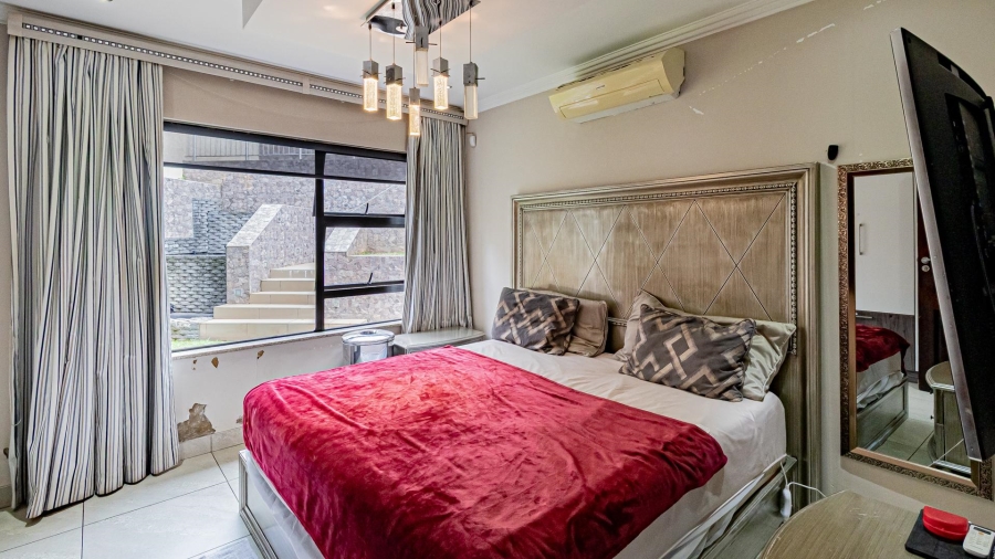 To Let 4 Bedroom Property for Rent in Roodekrans Ext 9 Gauteng