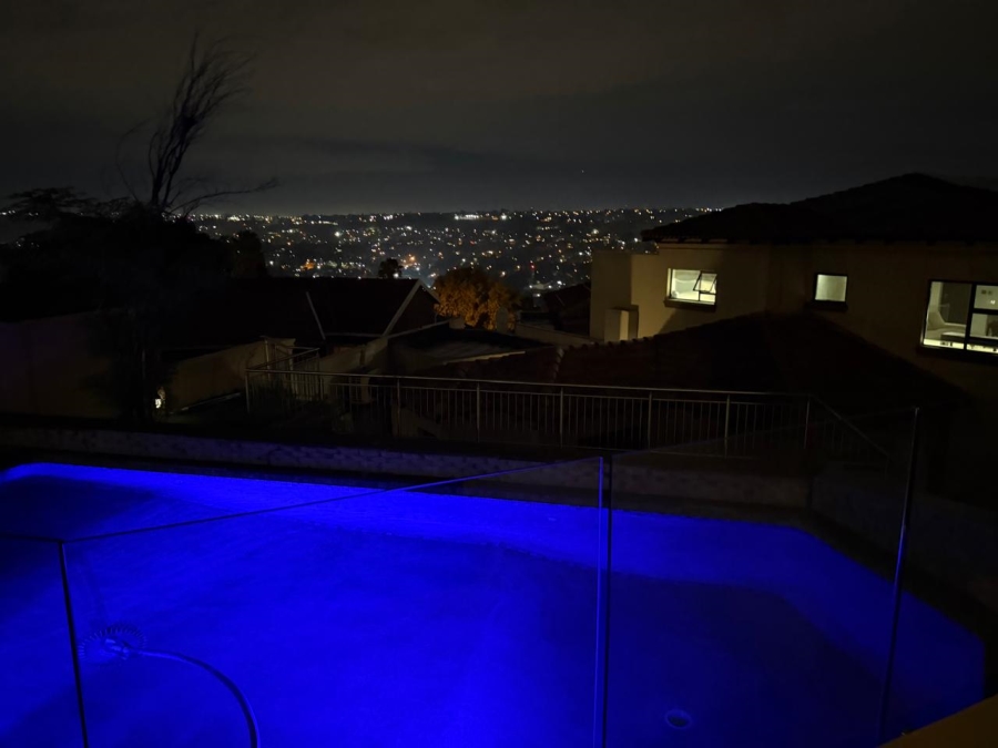 To Let 4 Bedroom Property for Rent in Roodekrans Ext 9 Gauteng